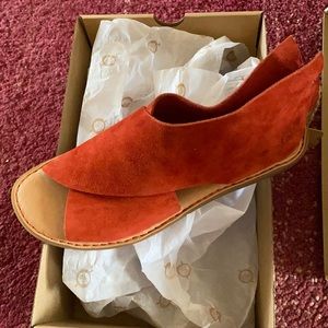 Born sandle! Never worn with original box!!!